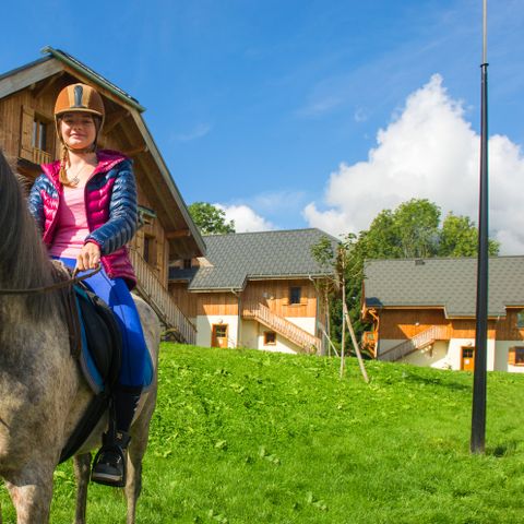 Résidence Goélia Les Chalets De Belledonne - Camping Savoie - Image N°3
