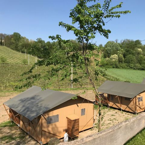 TENTE TOILE ET BOIS 4 personnes - y compris les installations sanitaires