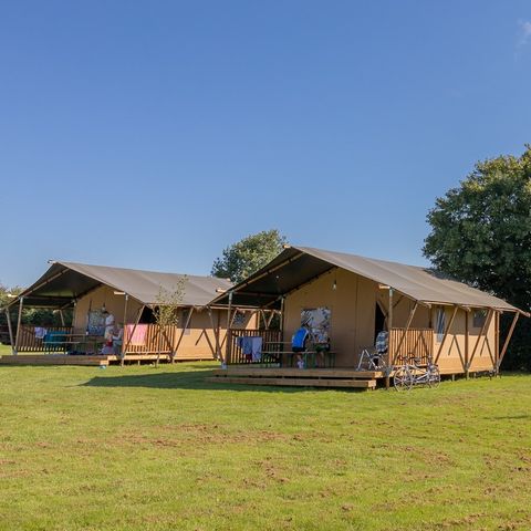 Tente en toile et en bois 6 personnes - y compris les installations sanitaires
