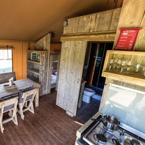 Tente en toile et en bois 4 personnes - y compris les installations sanitaires