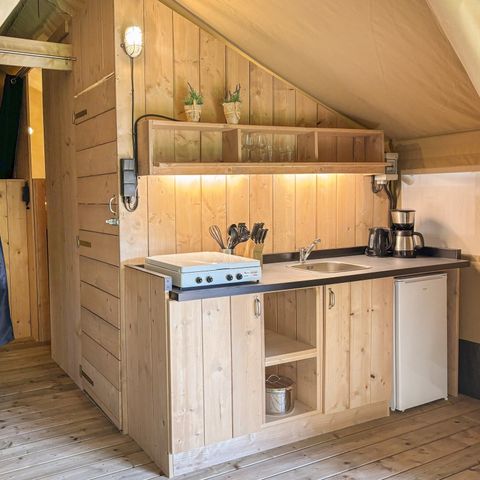 TENTE TOILE ET BOIS 4 personnes - y compris les installations sanitaires