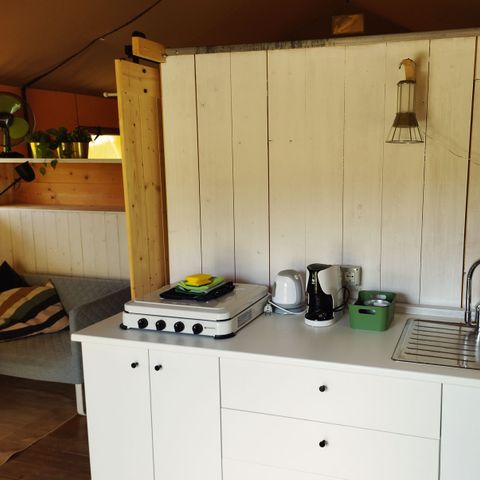 Tente en toile et en bois 6 personnes - y compris les installations sanitaires