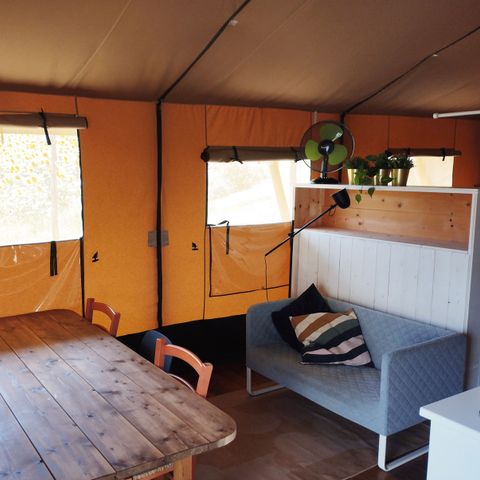 Tente en toile et en bois 6 personnes - y compris les installations sanitaires