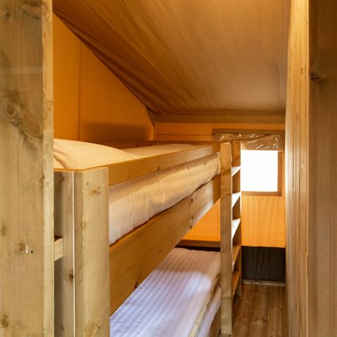 Tente en toile et en bois 4 personnes - y compris les installations sanitaires