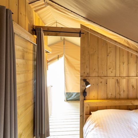 Tente en toile et en bois 6 personnes - y compris les installations sanitaires