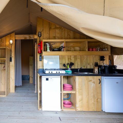 Tente en toile et en bois 6 personnes - y compris les installations sanitaires