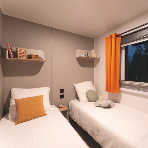 BUNGALOW 4 personnes - Mobil home Confort - 2 chambres - terrasse semi-couverte