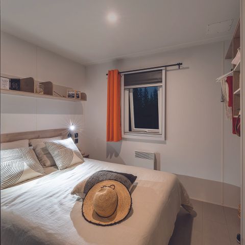 BUNGALOW 4 personnes - Mobil home Premium - 2 chambres - terrasse semi-couverte vue mer