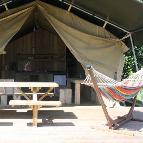 TENTE TOILE ET BOIS 5 personnes - Lodge de glamping avec sanitaires privés
