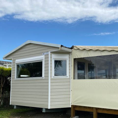 BUNGALOW 4 personnes -  2 chambres - terrasse couverte - Prestige