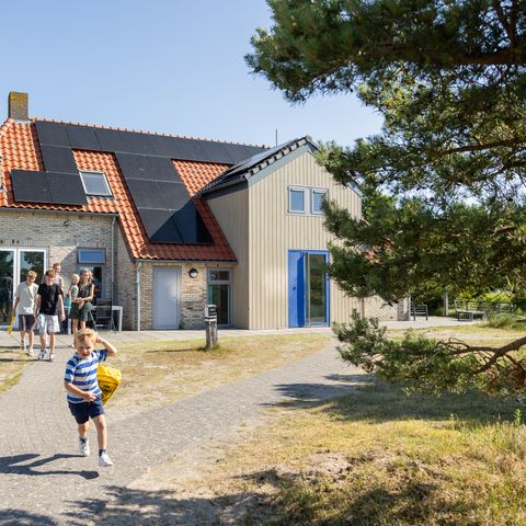 MAISON 12 personnes - Ferme familiale avec piscine intérieure privée et sauna