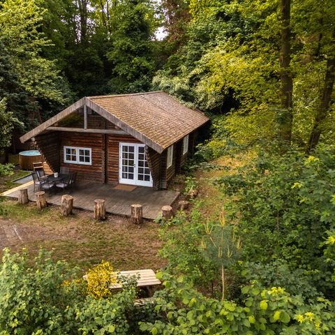 MAISON 6 personnes - « La maison du garde forestier » avec bain à remous