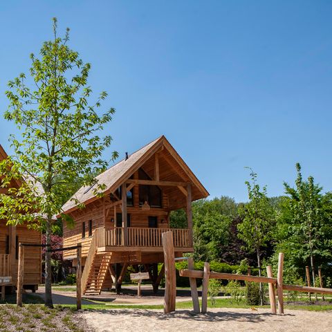 CHALET 4 personnes - Cabane dans les arbres avec jacuzzi