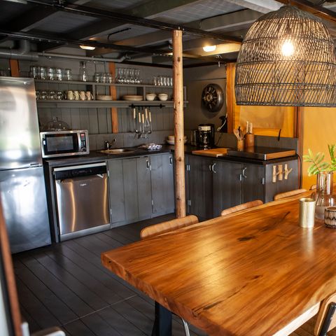 TENTE TOILE ET BOIS 8 personnes - Lodge « Koningslodge » avec jacuzzi