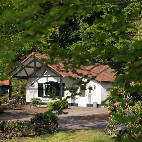 BUNGALOW 4 personnes - Confort avec baignoire à remous