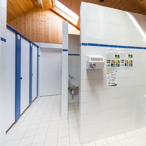 Emplacement - Emplacement Classique Supérieur - 120-140m² - Electricité 10 A - Eau à proximité - 1 vehicule