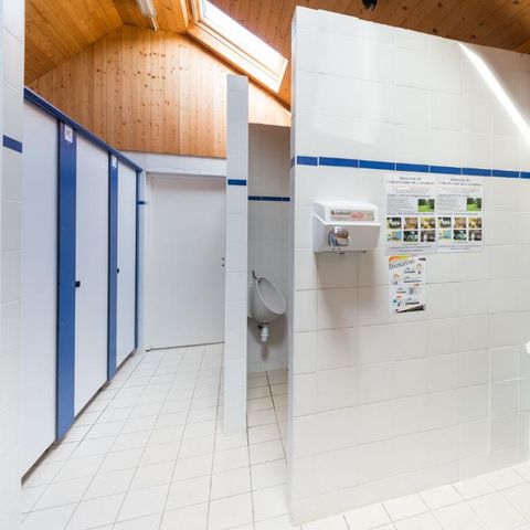 Emplacement - Emplacement Confort - 120-140m² - Electricité 10A -connexion Eau - Evacuation eau grises - 1 véhicule