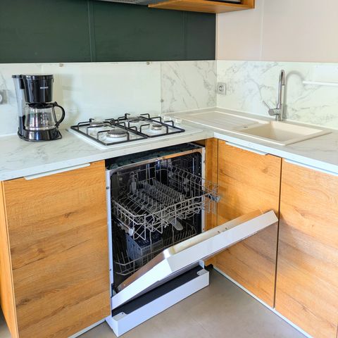 Mobilhome 6 personnes - Dimanche - SUNELIA - CONFORT - PLUS - 3 chambres - 35m² - Terrasse couverte