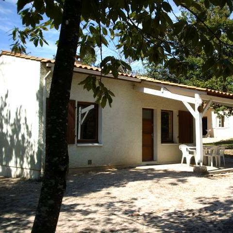 Village de gîtes BROSSAC - Camping Charente - Image N°2