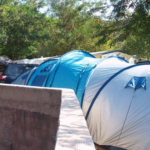 Emplacement - Tente - Caravane ou camping car