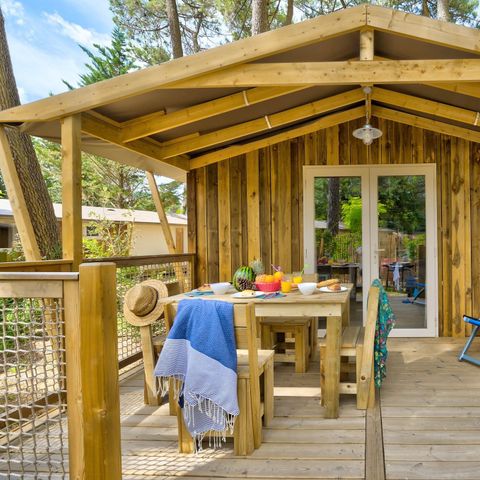LODGE 4 personnes - Sweetflower 2ch -SPA-TV-plancha-terrasse couverte- 32m² | PREMIUM