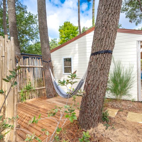 CHALET 7 personnes - Garden 3ch- CLIM-baignoire-TV-LV-plancha-piéton-terrasse couverte-32m² | PREMIUM
