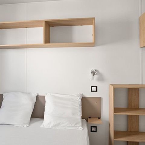 HÉBERGEMENT INSOLITE 4 personnes - Comfort XL | 2 Ch. | 4 Pers. | Terrasse surélevée
