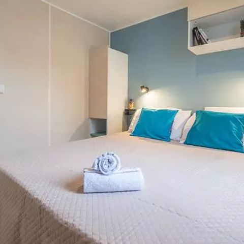 BUNGALOW 4 personnes - Mobil-home | Comfort | 2 Ch. | 4 Pers. | Terrasse simple