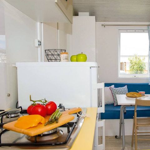 BUNGALOW 4 personnes - Classic | 2 Chambres | 4 Couchages | Terrasse semi couverte | 1 Salle de bain | Climatisation