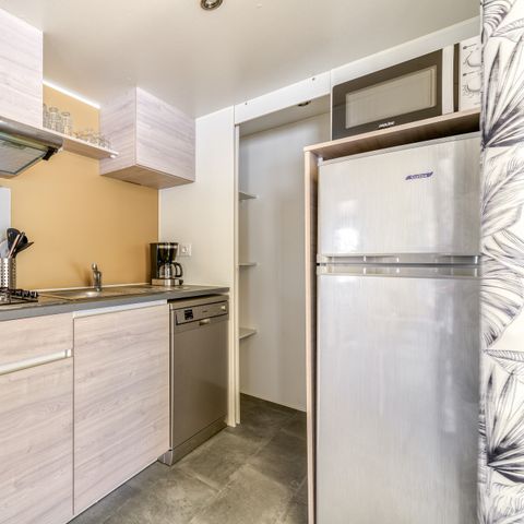 BUNGALOW 4 personnes - Mobil-home | Comfort XL | 2 Ch. | 4 Pers. | Terrasse surélevée | Clim. | TV