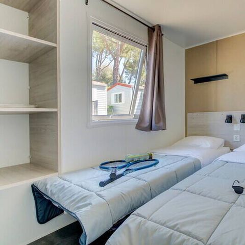 BUNGALOW 6 personnes - Premium | 3 Chambres | 6 Couchages | Terrasse lounge | 1 Salle de bain | Climatisation | Télévision