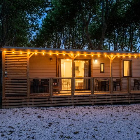 BUNGALOW 8 personnes -  Ultimate Plus | 3 Ch. | 6/8 Pers. | Terrasse Lounge | Outdoor kitchen | 2 SDB | Clim. | TV