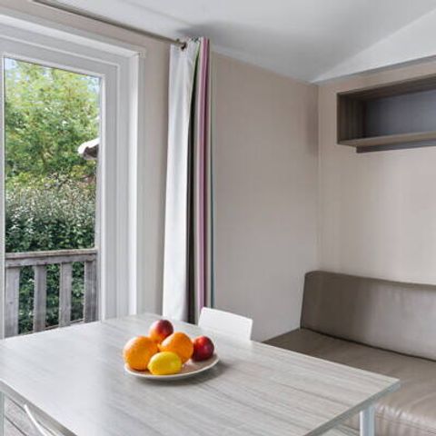 BUNGALOW 4 personnes - Mobil-home PMR | Comfort | 2 Ch. | 4 Pers. | Terrasse surélevée | Clim.