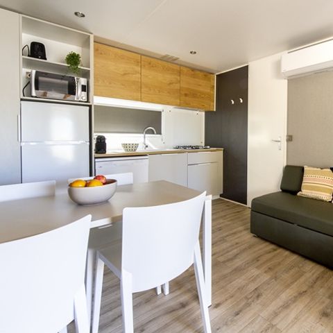 BUNGALOW 5 personnes - PREMIUM - 2 chambres avec climatisation +TV+ Plancha à gaz + 2 SDB 