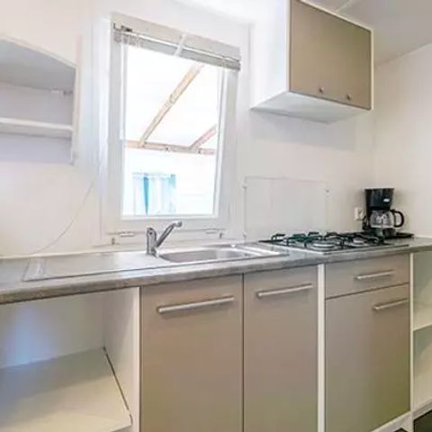 BUNGALOW 4 personnes - Classic | 2 Ch. | 4 Pers. | Terrasse surélevée | Clim. par Homair