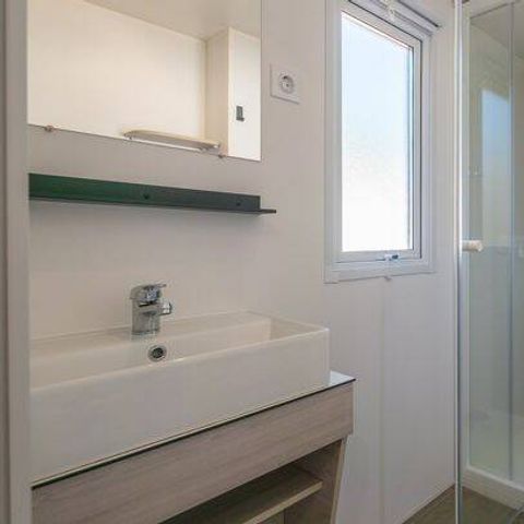 BUNGALOW 8 personnes - Mobil-home | Comfort | 3 Ch. | 6/8 Pers. | Terrasse surélevée non couverte | 1 SDB | TV