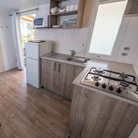 BUNGALOW 8 personnes - Mobil-home | Comfort | 3 Ch. | 6/8 Pers. | Terrasse surélevée | TV