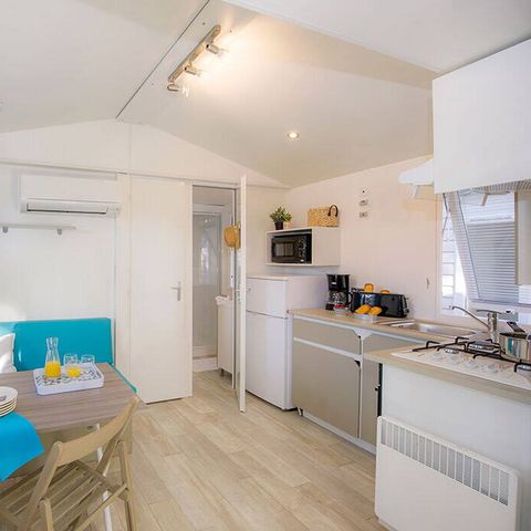 BUNGALOW 4 personnes - Mobil-home | Comfort | 2 Ch. | 4 Pers. | Terrasse couverte | 1 SDB | Clim. | TV