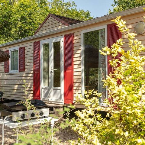 BUNGALOW 4 personnes - Mobil-home | Classic | 2 Ch. | 4 Pers. | Terrasse couverte | 1 SDB