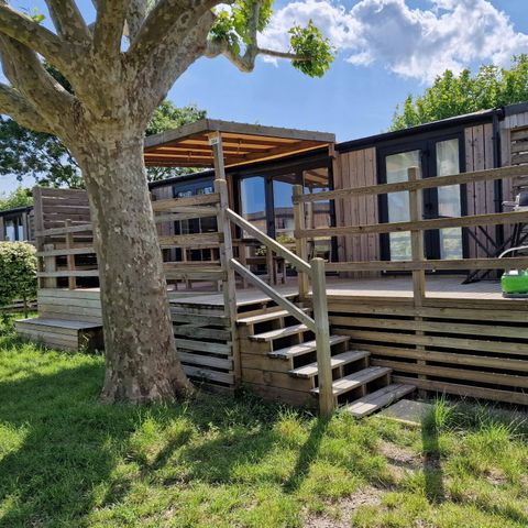 BUNGALOW 4 personnes - Mobil-home | Ultimate | 2 Ch. | 4 Pers. | Terrasse couverte | 1 SDB | Clim. | TV