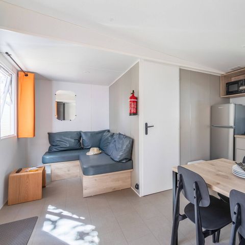 BUNGALOW 4 personnes - Mobil-home | Comfort | 2 Ch. | 4 Pers. | Terrasse couverte | 1 SDB | Clim. | TV