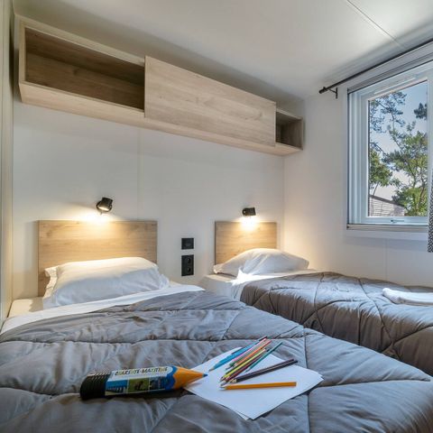 BUNGALOW 6 personnes - Mobil-home | Comfort | 3 Ch. | 6 Pers. | Terrasse couverte | 1 SDB | Clim.
