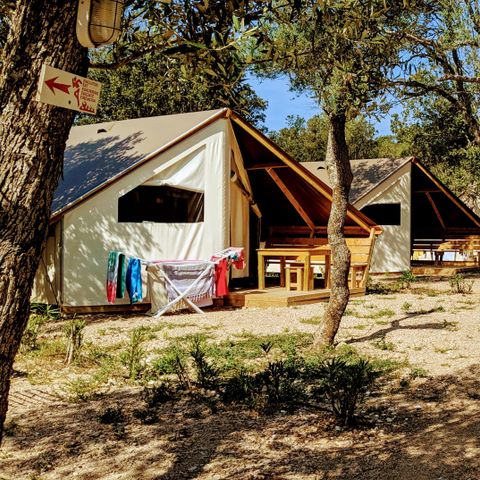 BUNGALOW TOILÉ 4 personnes - 2 chambres - sans sanitaires