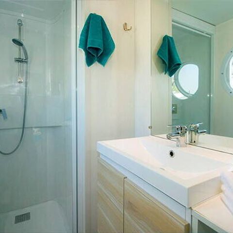 BUNGALOW 6 personnes - Mobil-home | Comfort | 2 Ch. | 4/6 Pers. | Terrasse simple | Clim.