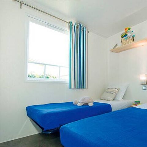 BUNGALOW 6 personnes - Mobil-home | Comfort | 2 Ch. | 4/6 Pers. | Terrasse simple | Clim.