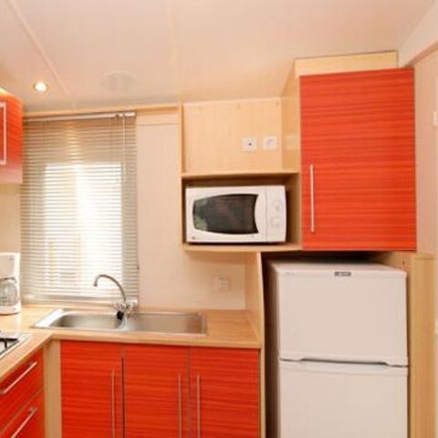 Mobilhome 5 personnes - Mobil-home | Comfort XL | 2 Ch. | 5 Pers. | Terrasse surélevée | 2 SDB | Clim. | TV