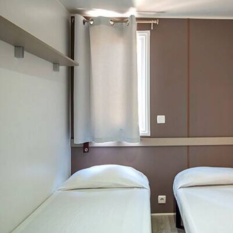 BUNGALOW 6 personnes - Mobil-home | Comfort | 2 Ch. | 4/6 Pers. | Terrasse surélevée