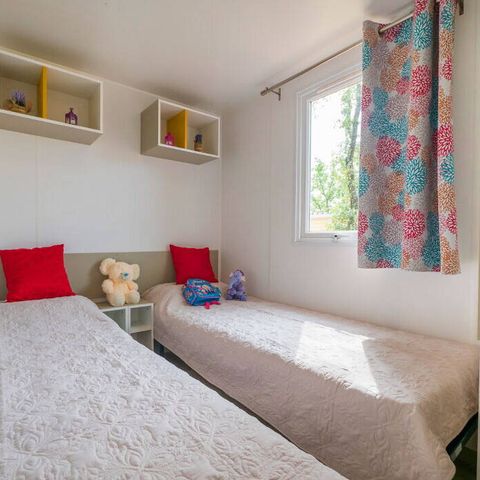 BUNGALOW 6 personnes - Mobil-home | Premium | 3 Ch. | 6 Pers. | Terrasse surélevée | 1 SDB | Clim. |