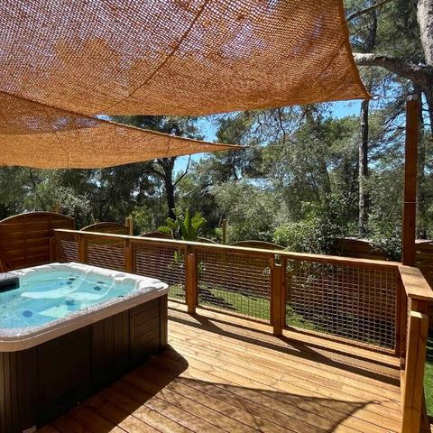 Mobilhome 10 personnes - NEW 2024 Cottage Côté Jardin Jacuzzi (6/8P) PRESTIGE 3CH. 2SDB + TIPI 2 couchages