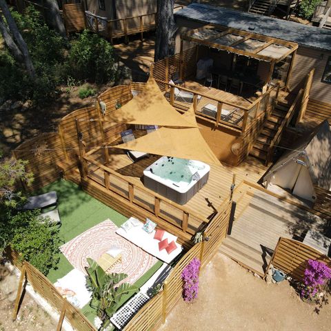 Mobilhome 10 personnes - NEW 2024 Cottage Côté Jardin Jacuzzi (6/8P) PRESTIGE 3CH. 2SDB + TIPI 2 couchages